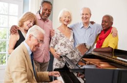 Piano para adultos mayores