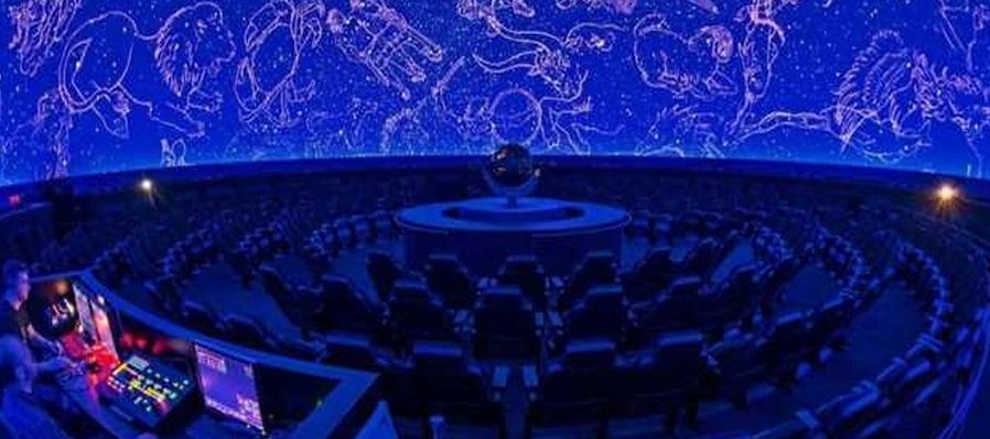 Recorrido guiado a la sala de astronomía