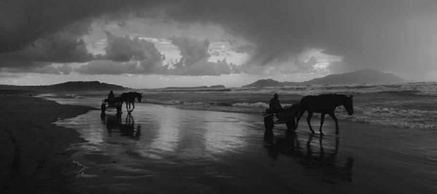 Pompeya: bajo las nubes