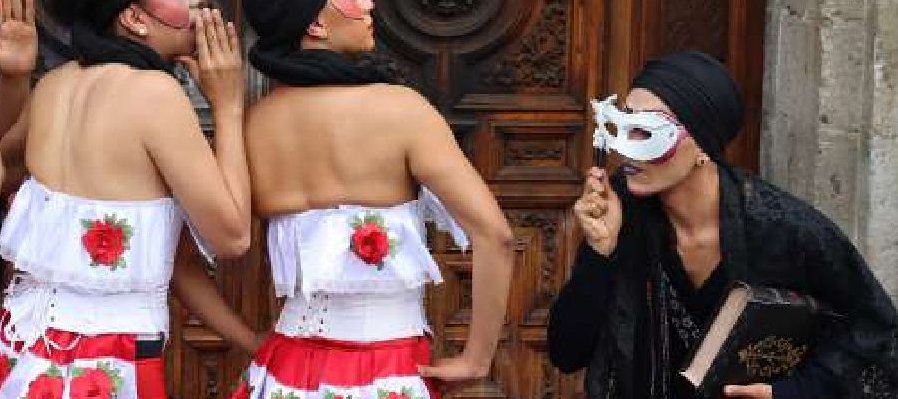 Pura señora católica