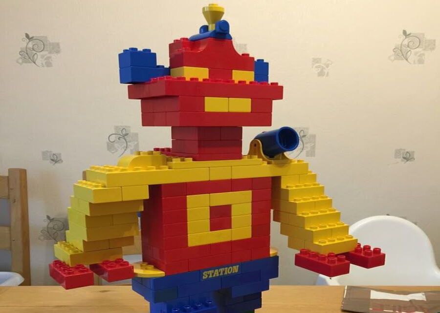 Imagen muestra de la actividad Robots lego