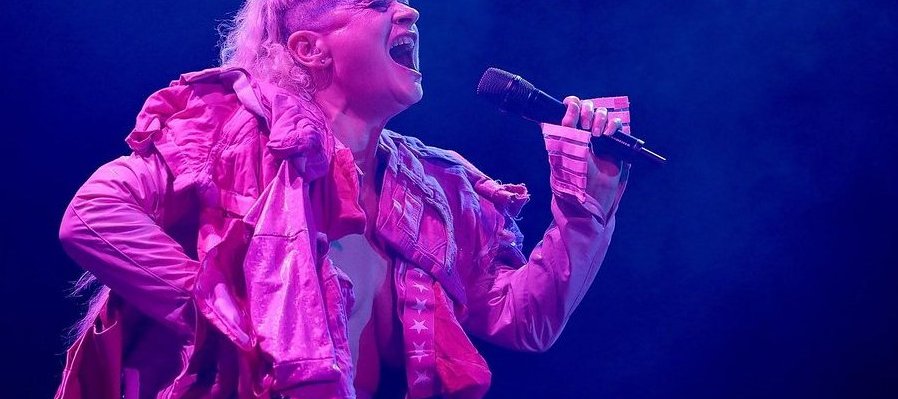 Teaches of peaches