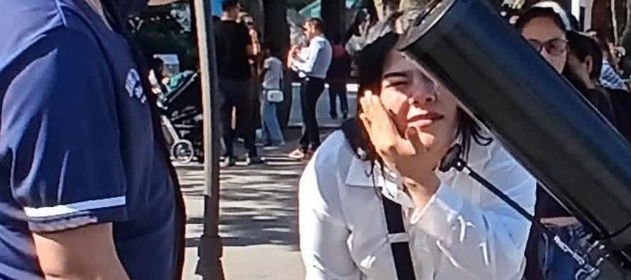 Observación con telescopio