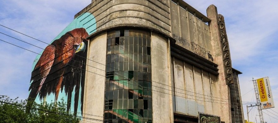 Un anuncio encendido